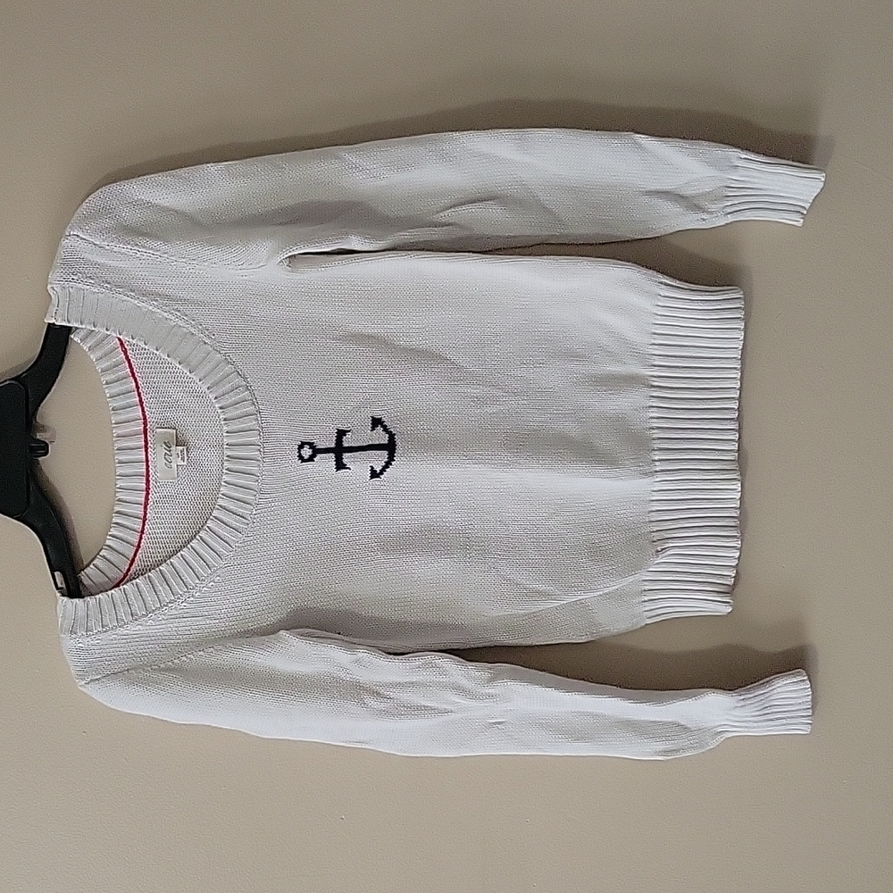 Aerie Small off-white colored sweater woth navy blue anchor on front